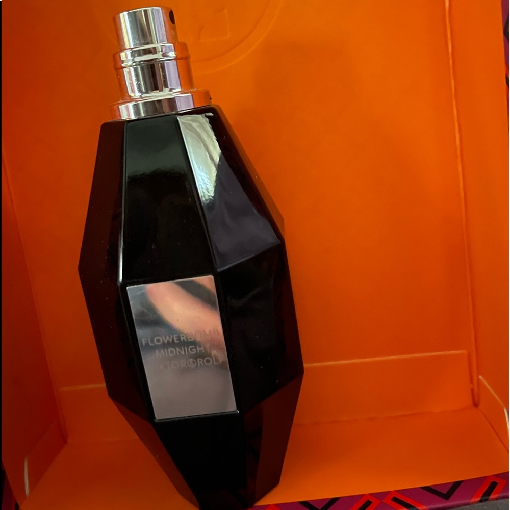Flowerbomb midnight